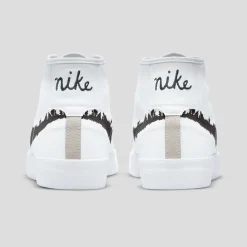 NIKE SB 
