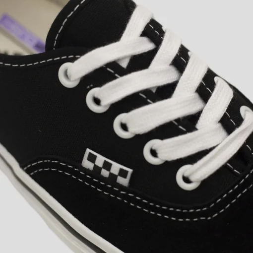 VANS "SKATE AUTHENTIC" SHOE BLACK/WHITE